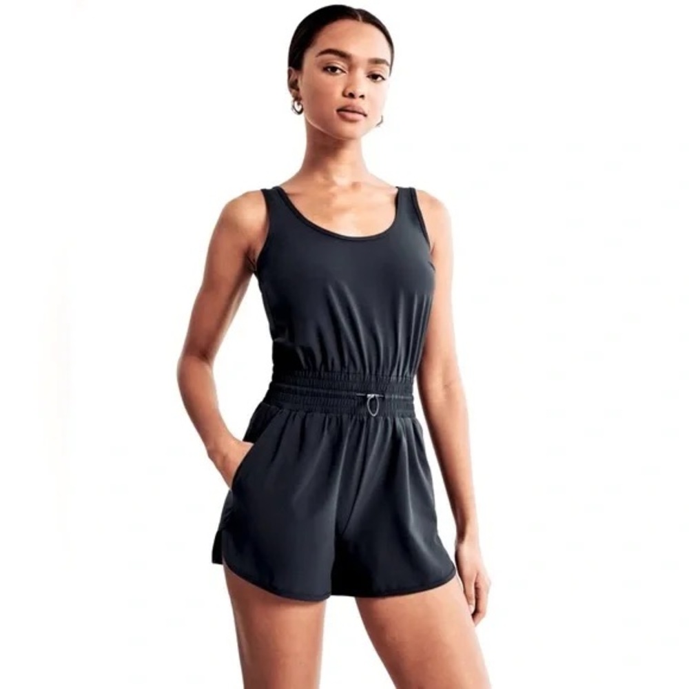 Abercrombie & Fitch Solid Black Traveler Romper Sz ST